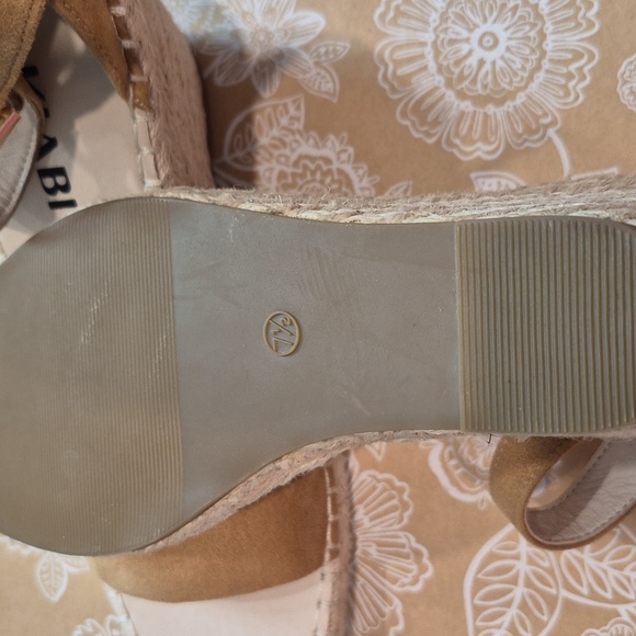 K/Lab Tan Wedge Sandals with Ankle Strap - Picture 5 of 7